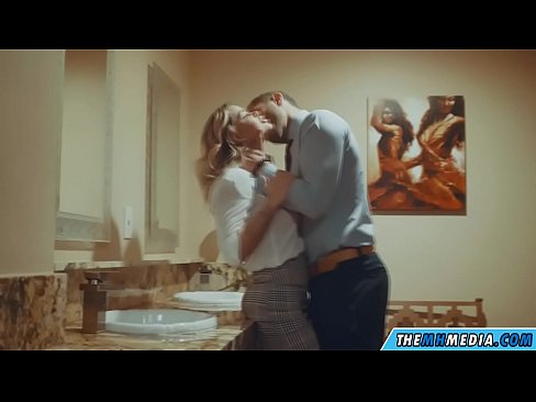❤️ когда грудастая блондинка соблазняет тебя в общественном туалете ❤️ Порнушка на сайте hentai-id.ru ☑